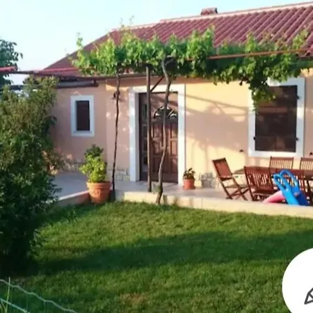 Holiday home Kuca Za Odmor Maria Bartici